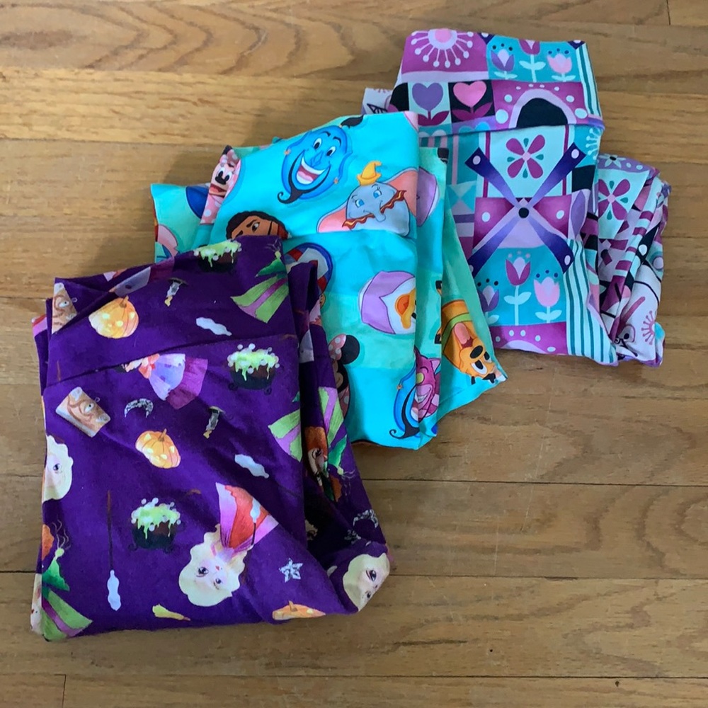 Bundle of Disney World patterned leggings